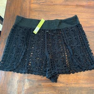 Crocheted swim cover shorts
